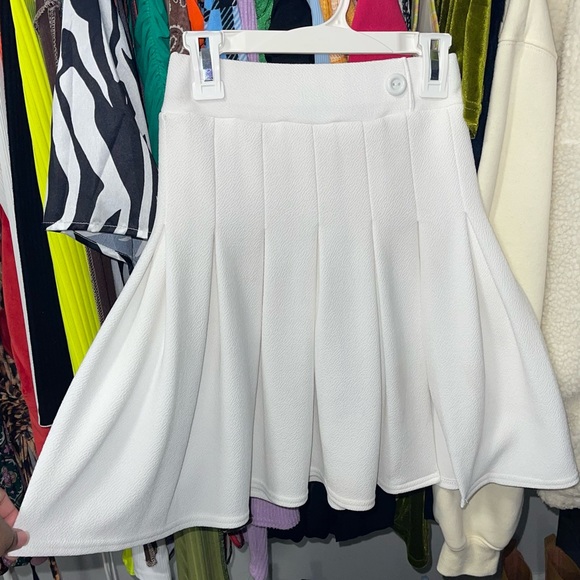 Petite White Pleated Side split Tennis Skirt - Picture 2 of 2